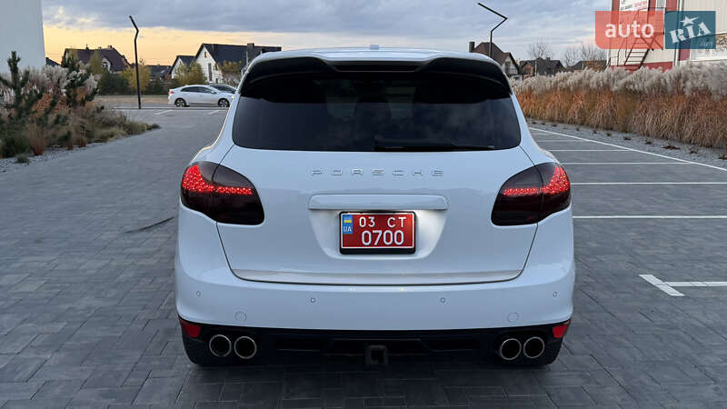Позашляховик / Кросовер Porsche Cayenne 2014 в Луцьку