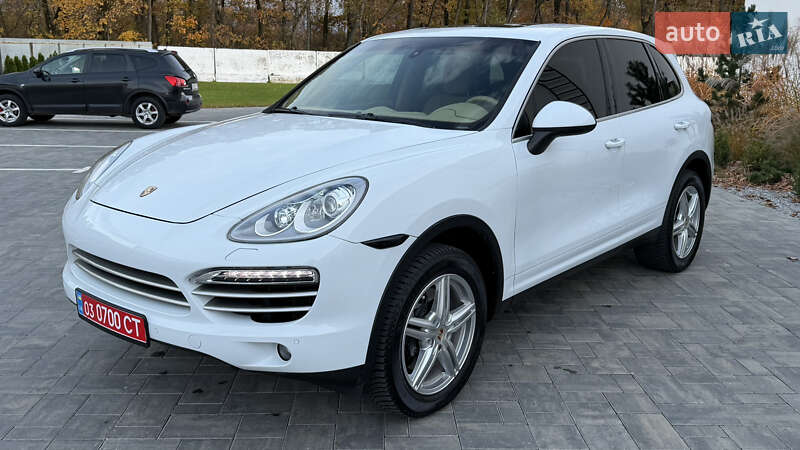Позашляховик / Кросовер Porsche Cayenne 2014 в Луцьку