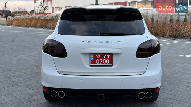 Позашляховик / Кросовер Porsche Cayenne 2014 в Луцьку