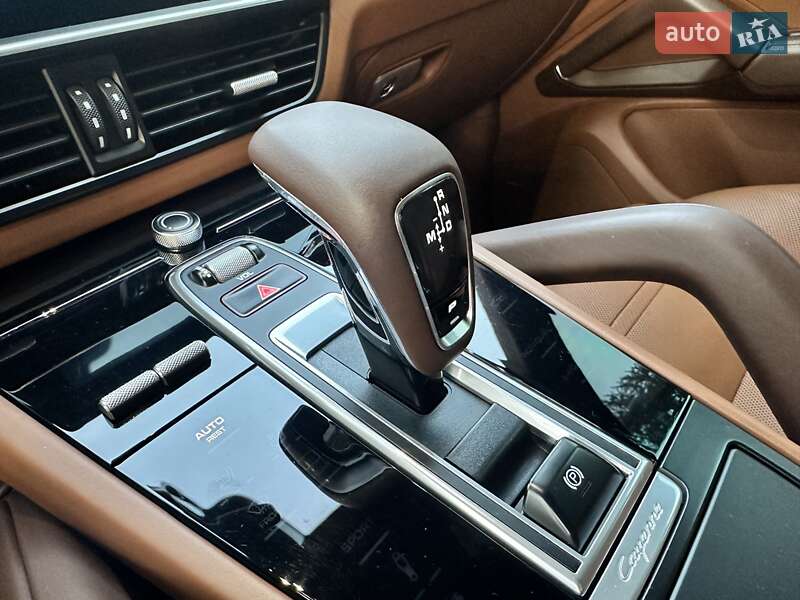 Внедорожник / Кроссовер Porsche Cayenne 2018 в Киеве