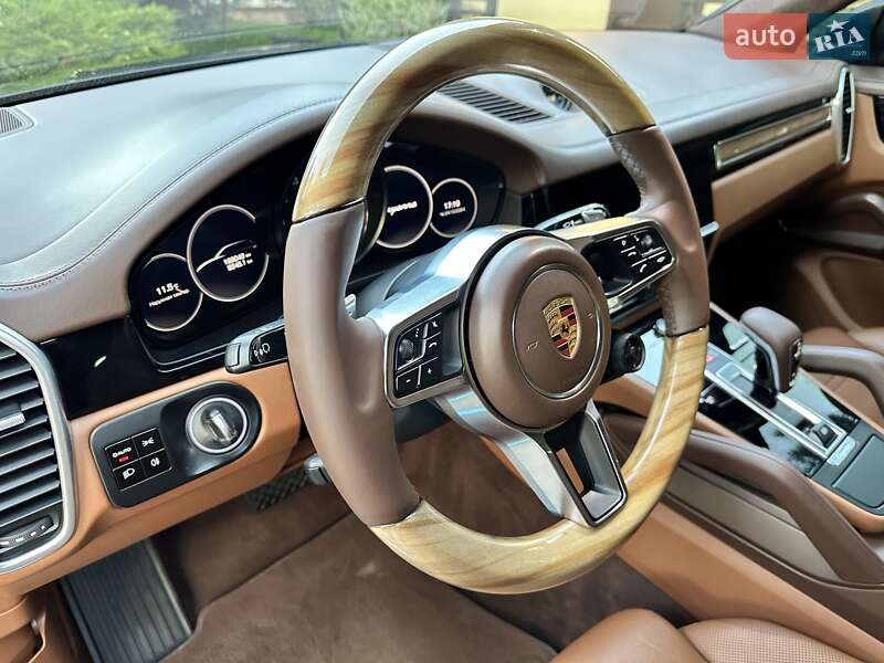 Внедорожник / Кроссовер Porsche Cayenne 2018 в Киеве