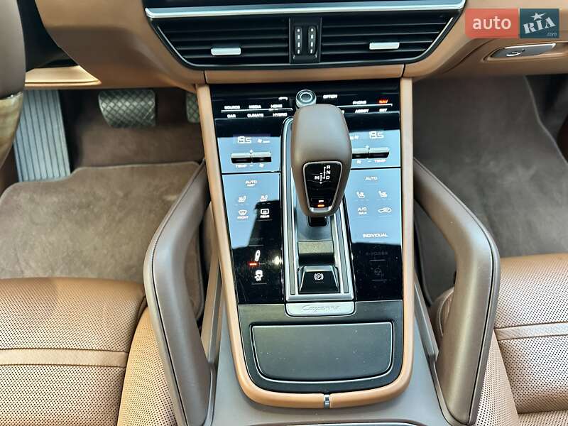 Внедорожник / Кроссовер Porsche Cayenne 2018 в Киеве