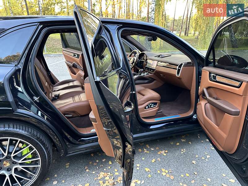 Внедорожник / Кроссовер Porsche Cayenne 2018 в Киеве