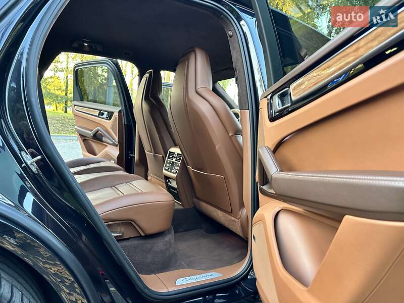 Внедорожник / Кроссовер Porsche Cayenne 2018 в Киеве