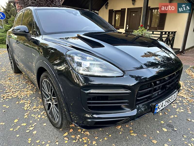 Внедорожник / Кроссовер Porsche Cayenne 2018 в Киеве