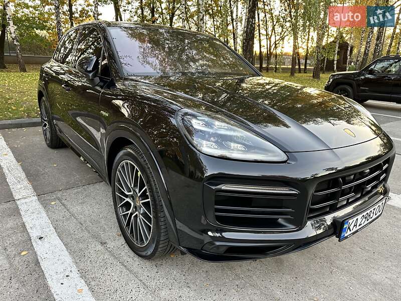 Внедорожник / Кроссовер Porsche Cayenne 2018 в Киеве
