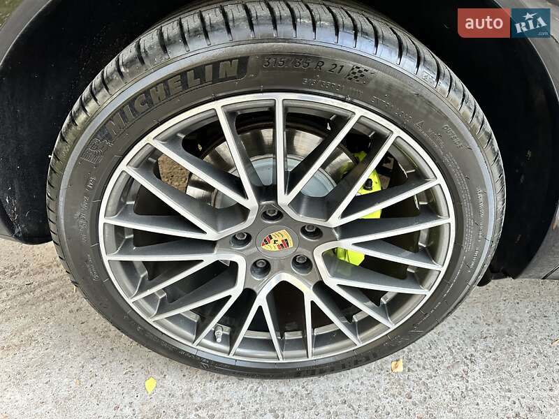 Внедорожник / Кроссовер Porsche Cayenne 2018 в Киеве