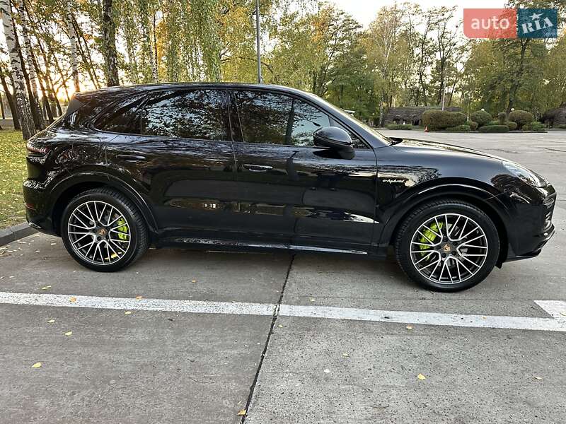 Внедорожник / Кроссовер Porsche Cayenne 2018 в Киеве