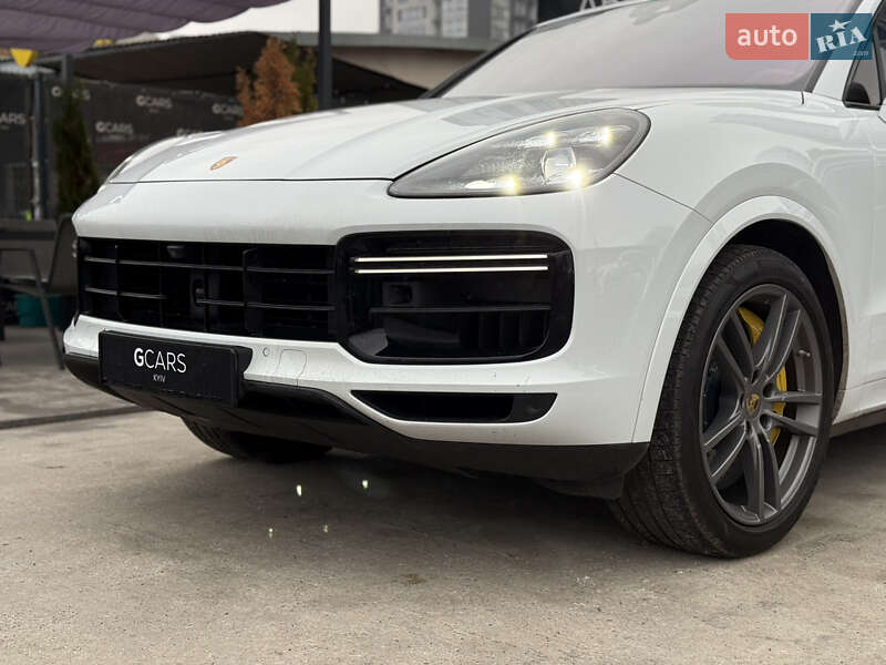 Позашляховик / Кросовер Porsche Cayenne 2018 в Києві