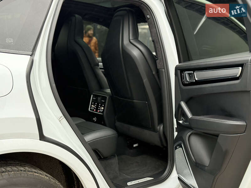 Позашляховик / Кросовер Porsche Cayenne 2018 в Києві