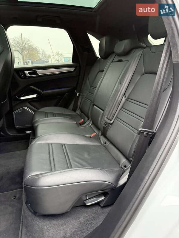 Позашляховик / Кросовер Porsche Cayenne 2018 в Києві