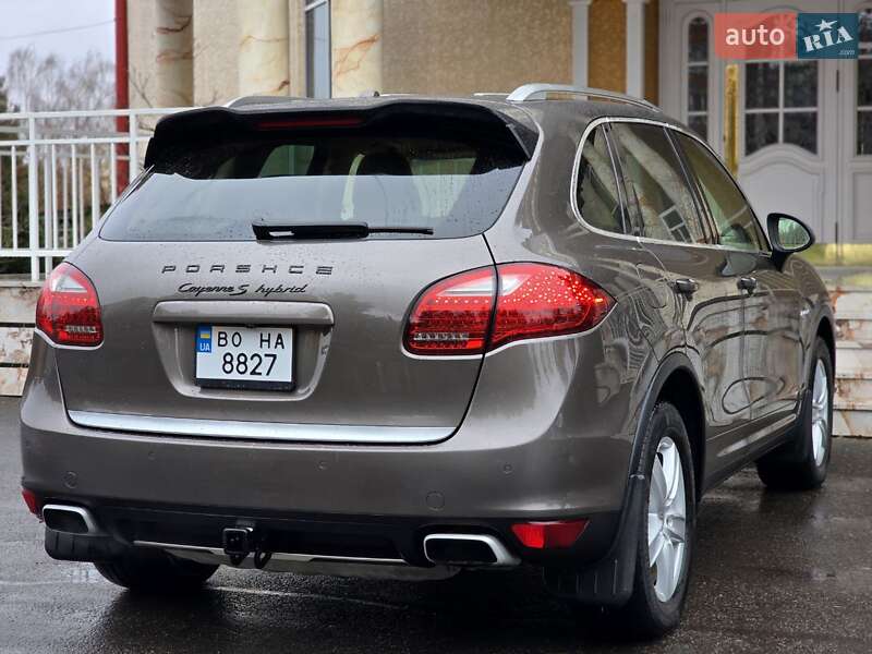 Внедорожник / Кроссовер Porsche Cayenne 2012 в Тернополе