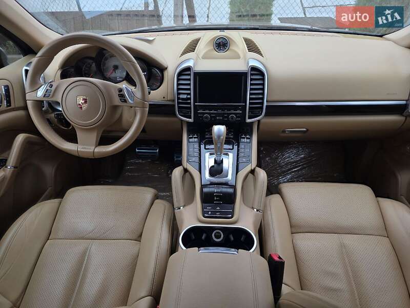 Внедорожник / Кроссовер Porsche Cayenne 2012 в Тернополе