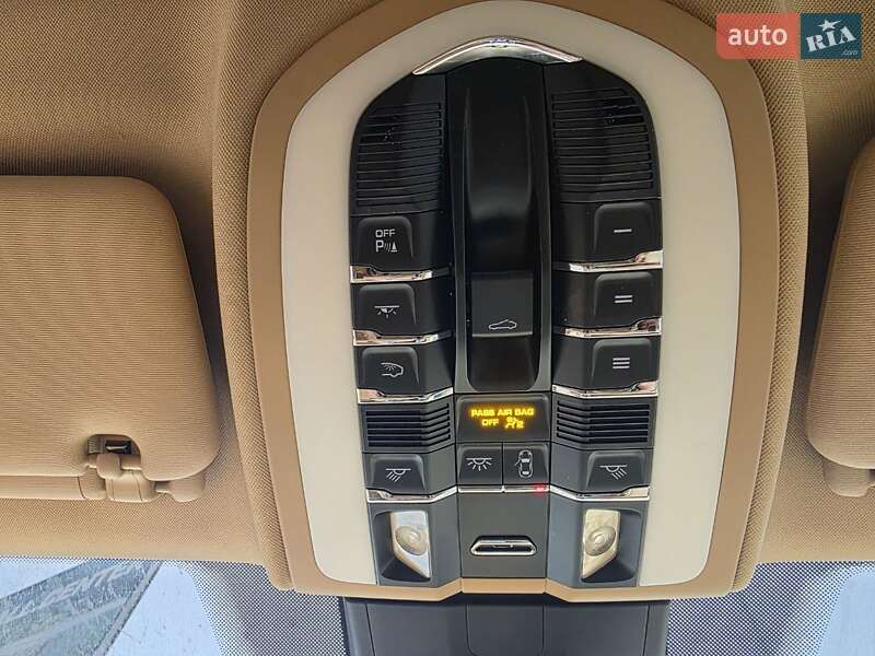 Внедорожник / Кроссовер Porsche Cayenne 2012 в Тернополе