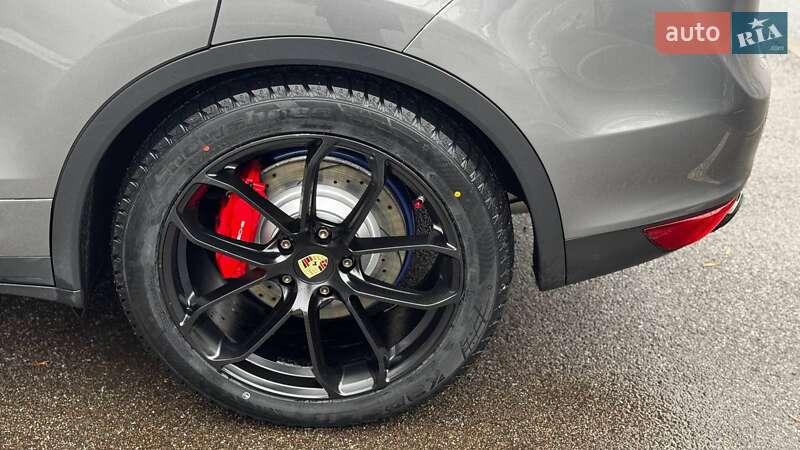 Позашляховик / Кросовер Porsche Cayenne 2010 в Києві