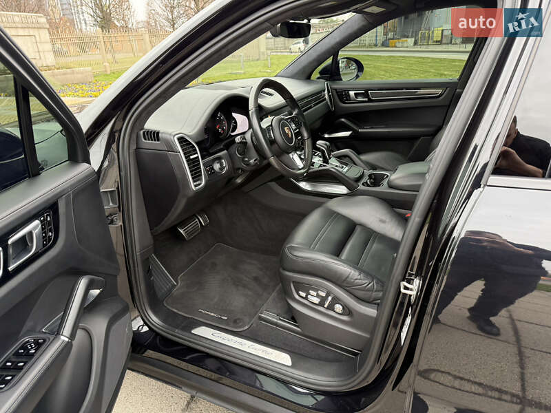Позашляховик / Кросовер Porsche Cayenne 2019 в Києві