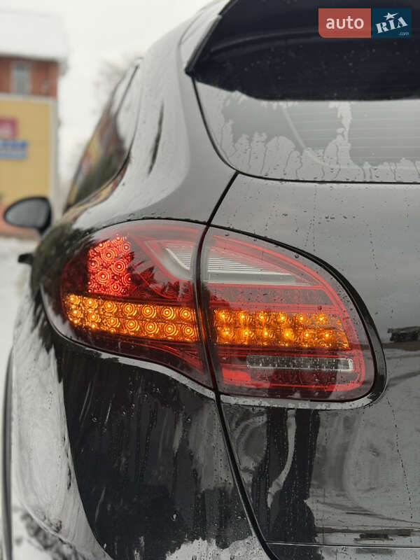 Позашляховик / Кросовер Porsche Cayenne 2012 в Самборі