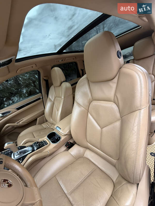 Позашляховик / Кросовер Porsche Cayenne 2012 в Самборі