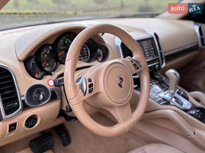 Позашляховик / Кросовер Porsche Cayenne 2011 в Тернополі