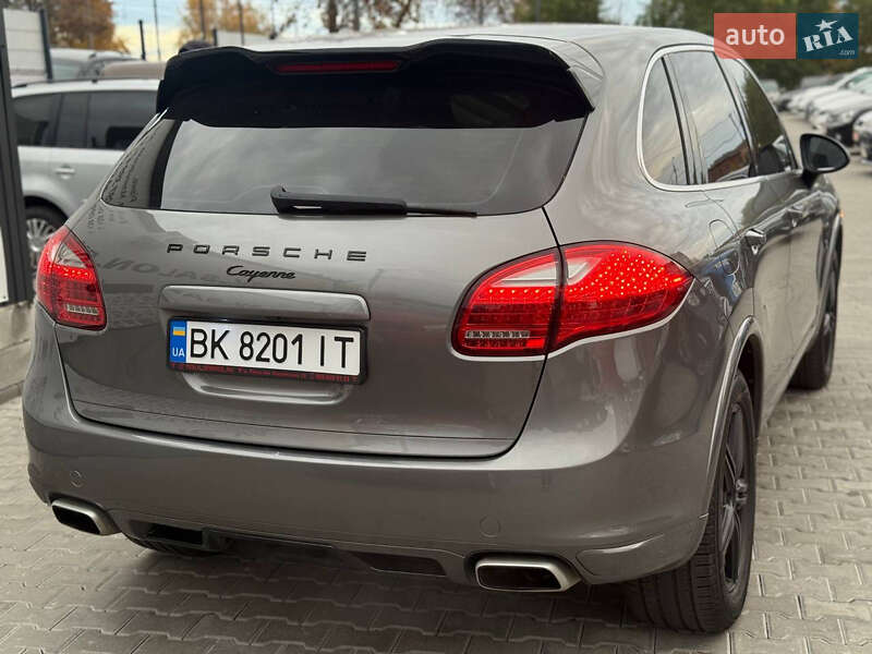 Внедорожник / Кроссовер Porsche Cayenne 2014 в Ровно