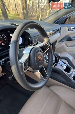 Внедорожник / Кроссовер Porsche Cayenne 2019 в Киеве