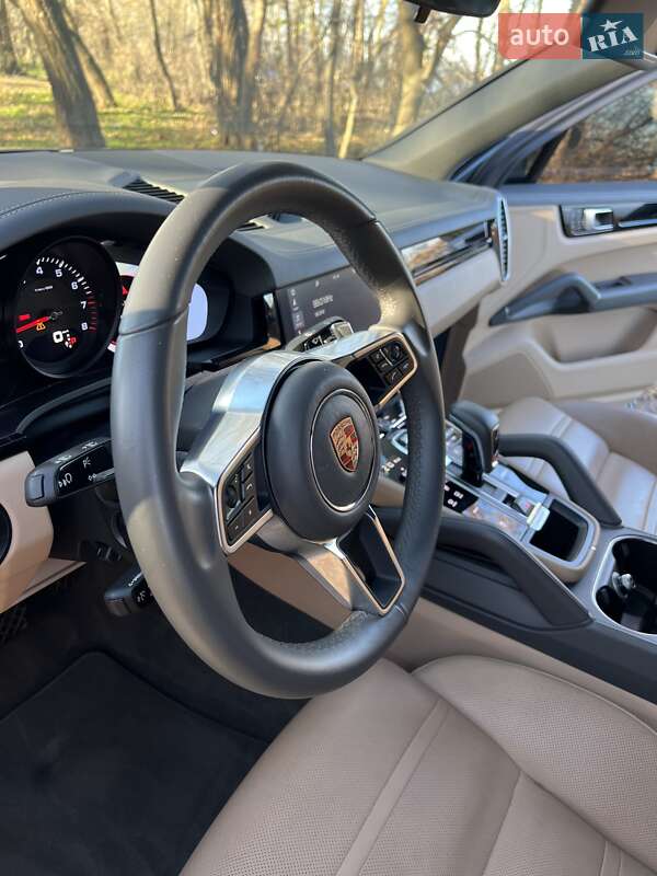 Позашляховик / Кросовер Porsche Cayenne 2019 в Києві