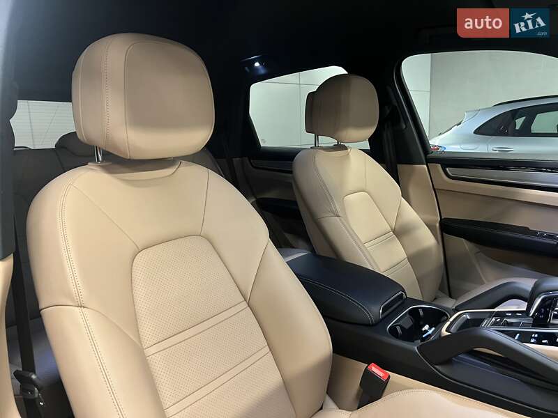 Позашляховик / Кросовер Porsche Cayenne 2021 в Києві