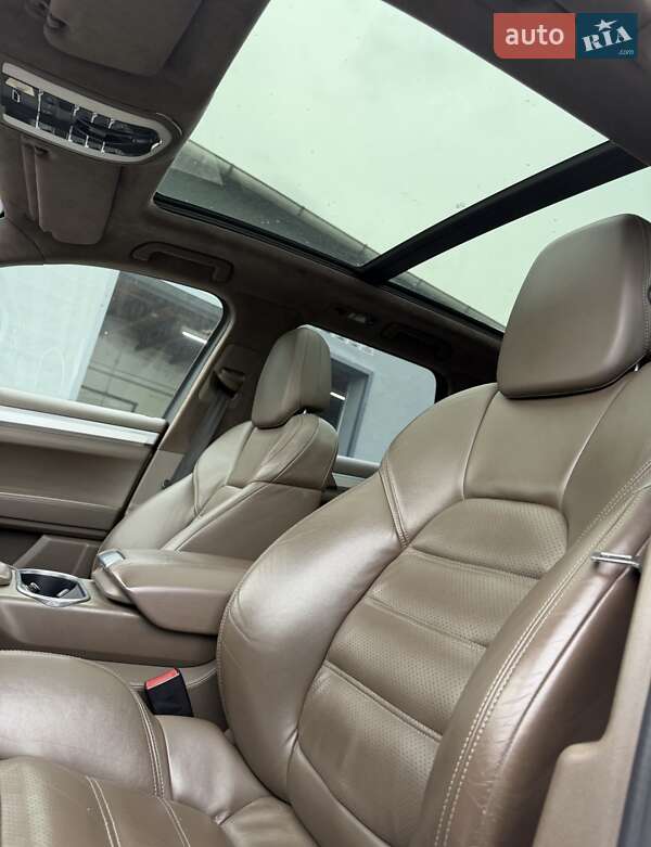 Позашляховик / Кросовер Porsche Cayenne 2012 в Києві