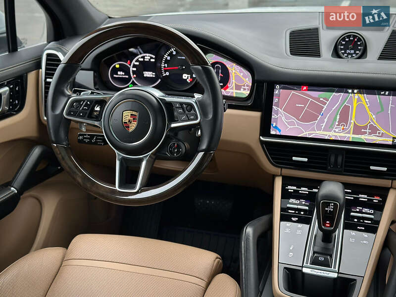 Внедорожник / Кроссовер Porsche Cayenne 2017 в Киеве