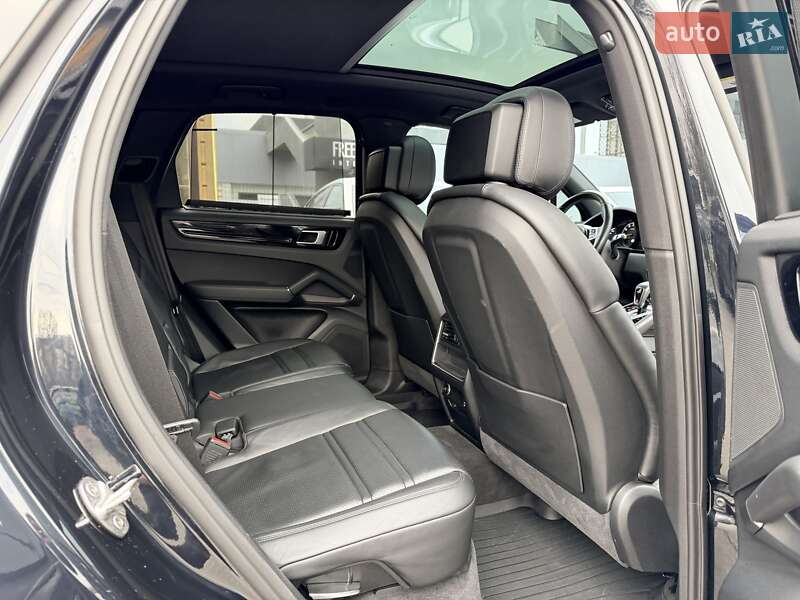 Позашляховик / Кросовер Porsche Cayenne 2019 в Києві