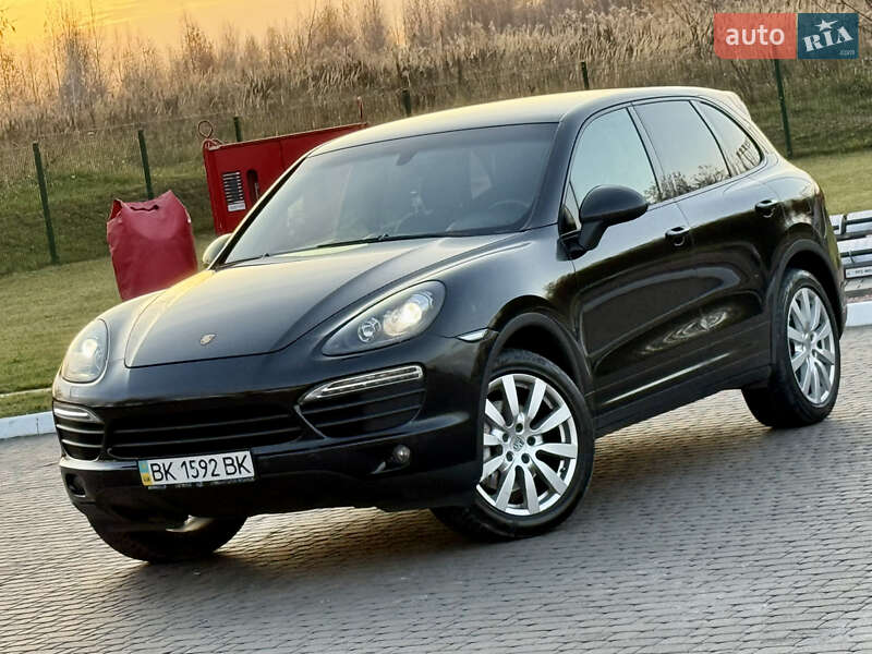 Внедорожник / Кроссовер Porsche Cayenne 2011 в Ровно