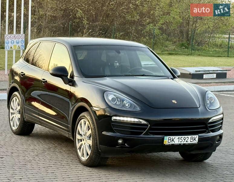 Внедорожник / Кроссовер Porsche Cayenne 2011 в Ровно