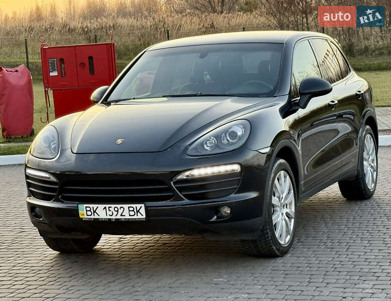 Внедорожник / Кроссовер Porsche Cayenne 2011 в Ровно