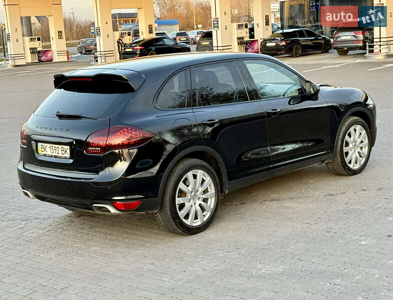 Внедорожник / Кроссовер Porsche Cayenne 2011 в Ровно