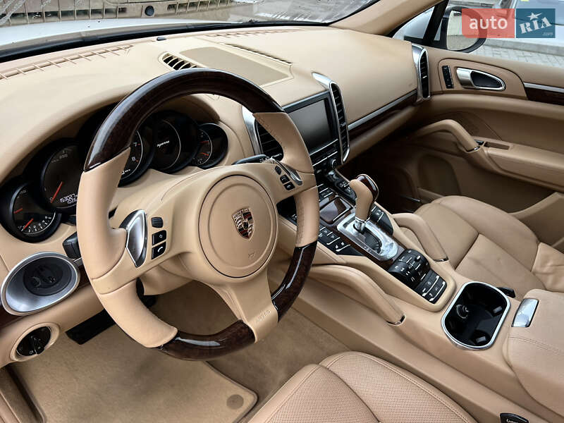 Внедорожник / Кроссовер Porsche Cayenne 2012 в Днепре