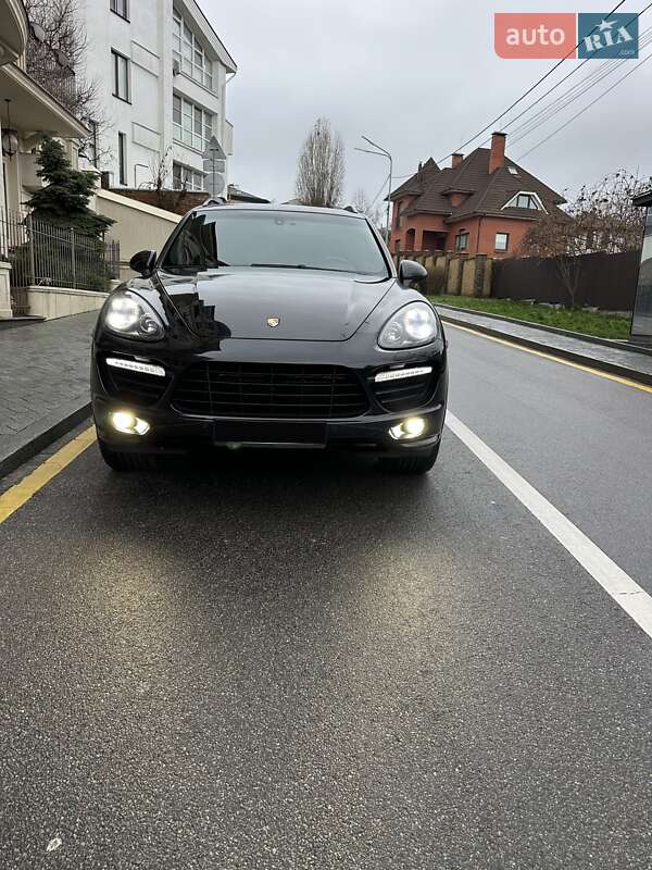 Внедорожник / Кроссовер Porsche Cayenne 2013 в Киеве