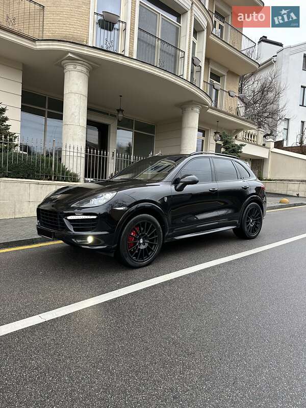 Внедорожник / Кроссовер Porsche Cayenne 2013 в Киеве