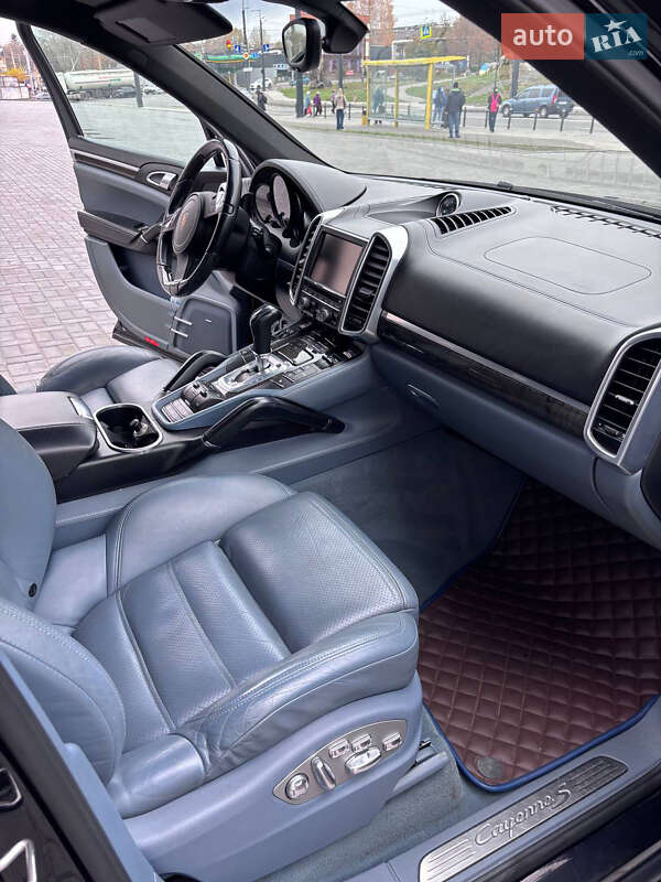 Позашляховик / Кросовер Porsche Cayenne 2011 в Дніпрі