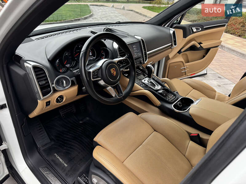 Внедорожник / Кроссовер Porsche Cayenne 2017 в Киеве
