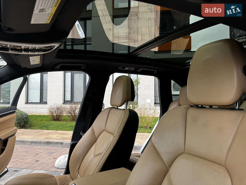 Внедорожник / Кроссовер Porsche Cayenne 2017 в Киеве
