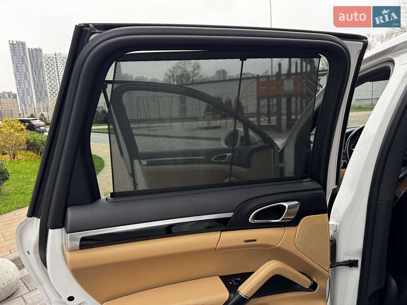 Внедорожник / Кроссовер Porsche Cayenne 2017 в Киеве