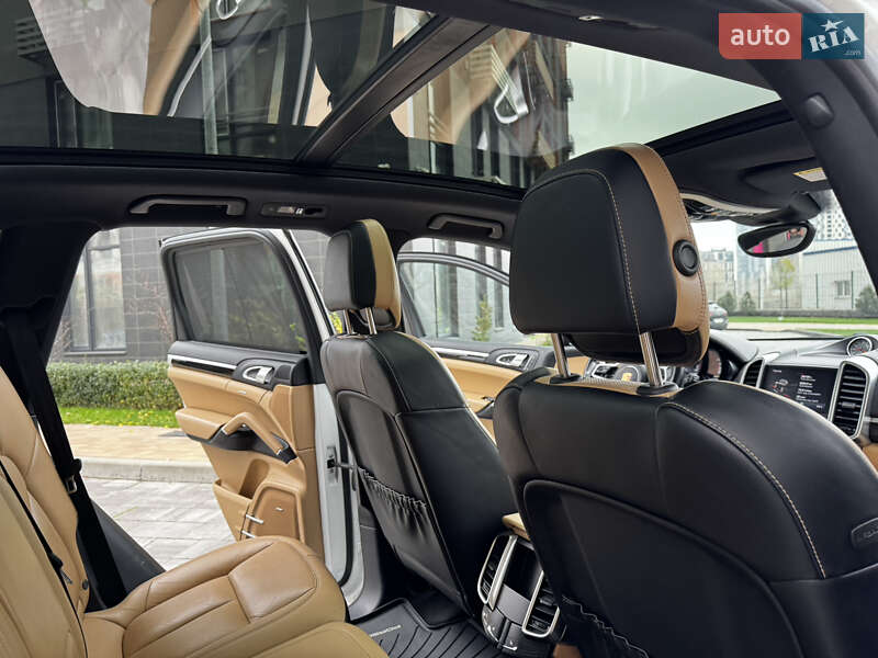 Внедорожник / Кроссовер Porsche Cayenne 2017 в Киеве