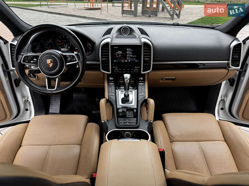 Внедорожник / Кроссовер Porsche Cayenne 2017 в Киеве