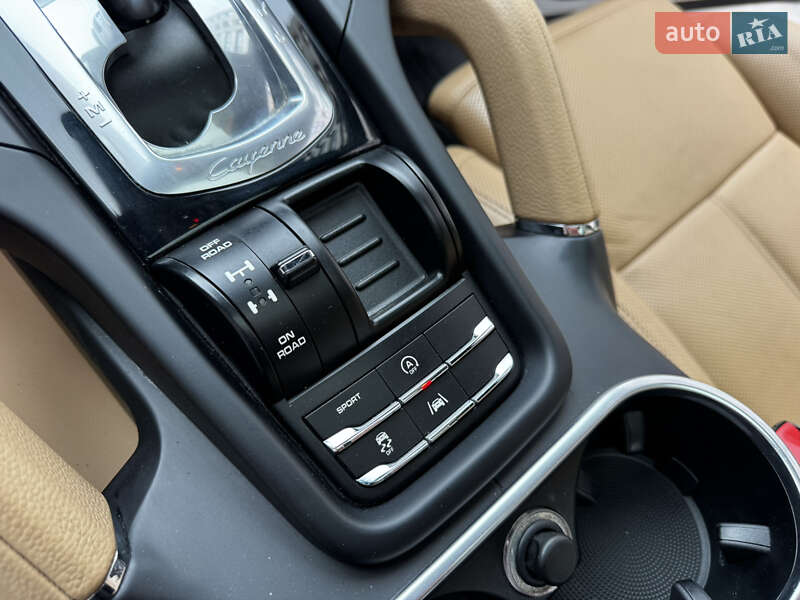 Внедорожник / Кроссовер Porsche Cayenne 2017 в Киеве