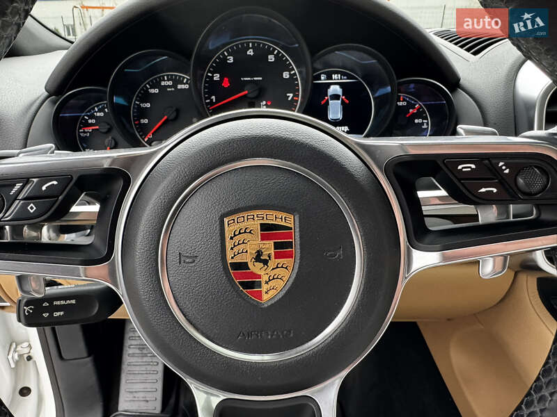 Внедорожник / Кроссовер Porsche Cayenne 2017 в Киеве