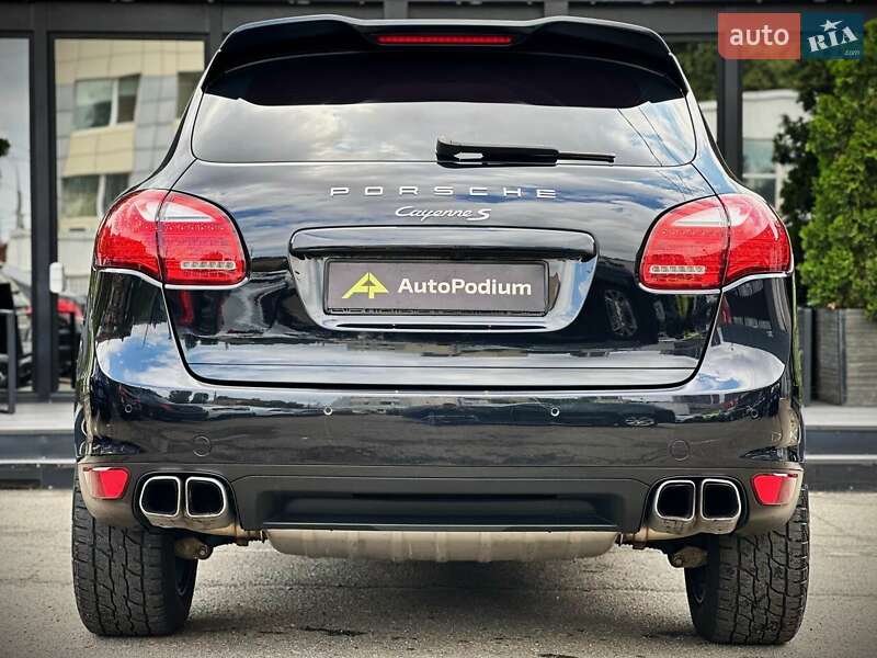 Внедорожник / Кроссовер Porsche Cayenne 2013 в Киеве