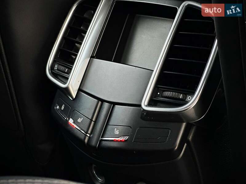 Внедорожник / Кроссовер Porsche Cayenne 2013 в Киеве