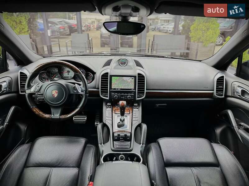 Внедорожник / Кроссовер Porsche Cayenne 2013 в Киеве