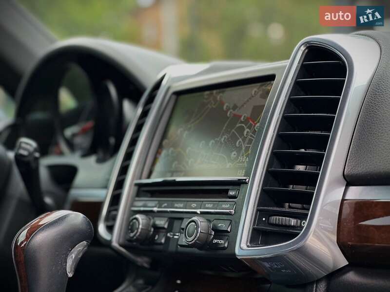 Внедорожник / Кроссовер Porsche Cayenne 2013 в Киеве