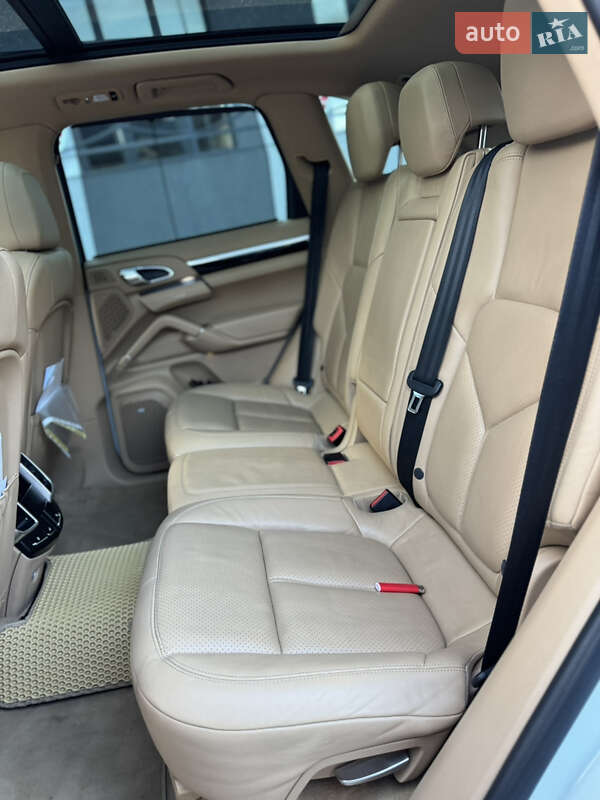 Позашляховик / Кросовер Porsche Cayenne 2014 в Вінниці